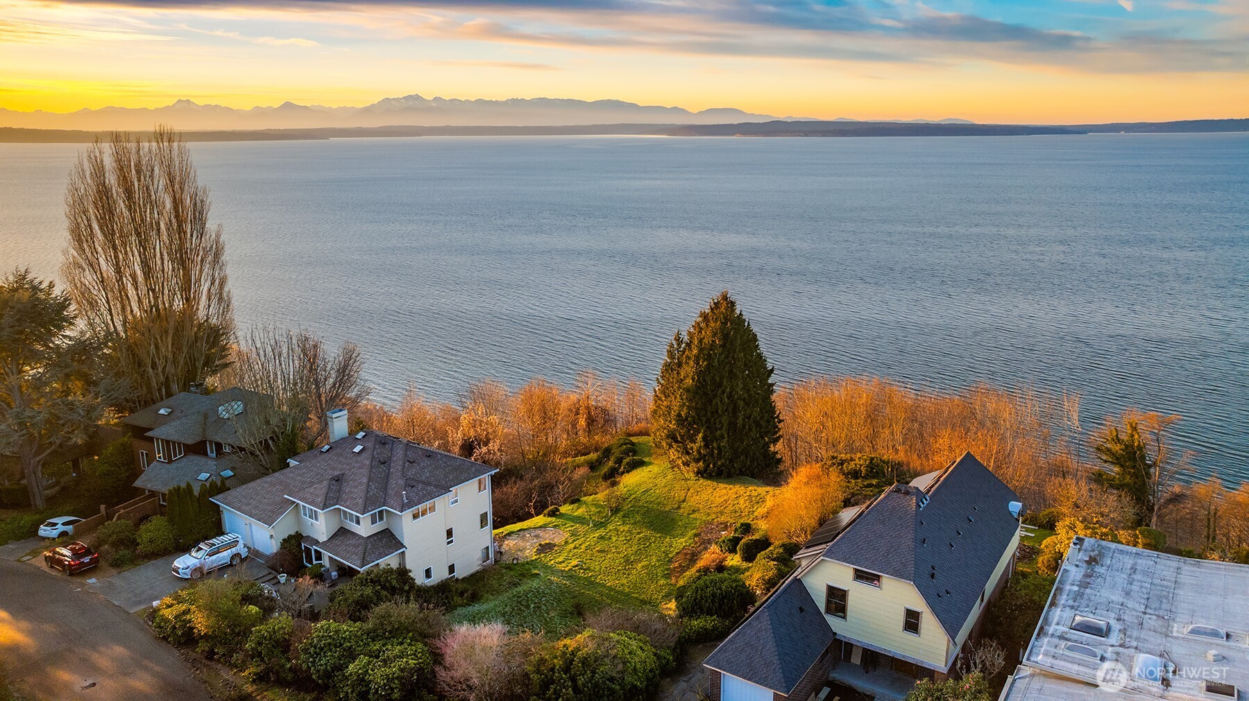 1932 Northwest Blue Ridge Drive Seattle, WA 98177 - Photo 13 of 18