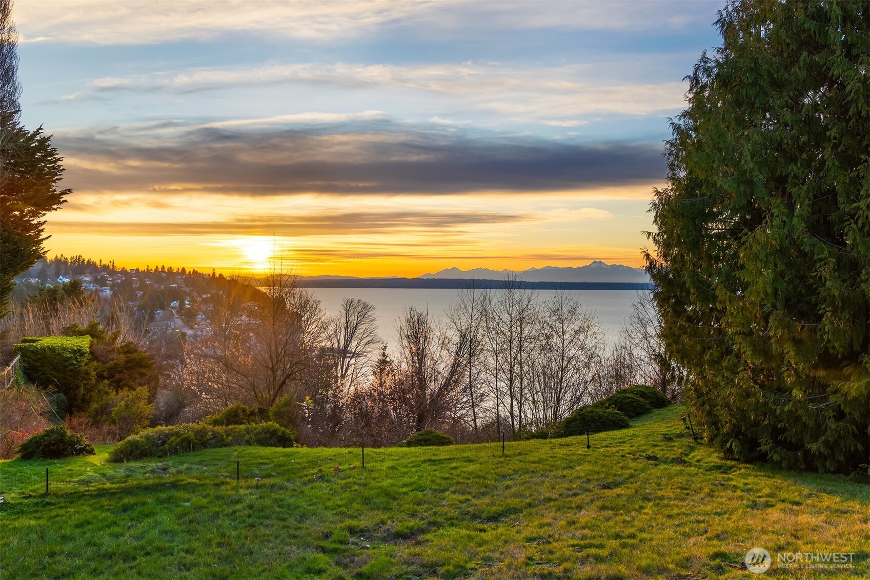 1932 Northwest Blue Ridge Drive Seattle, WA 98177 - Photo 15 of 18