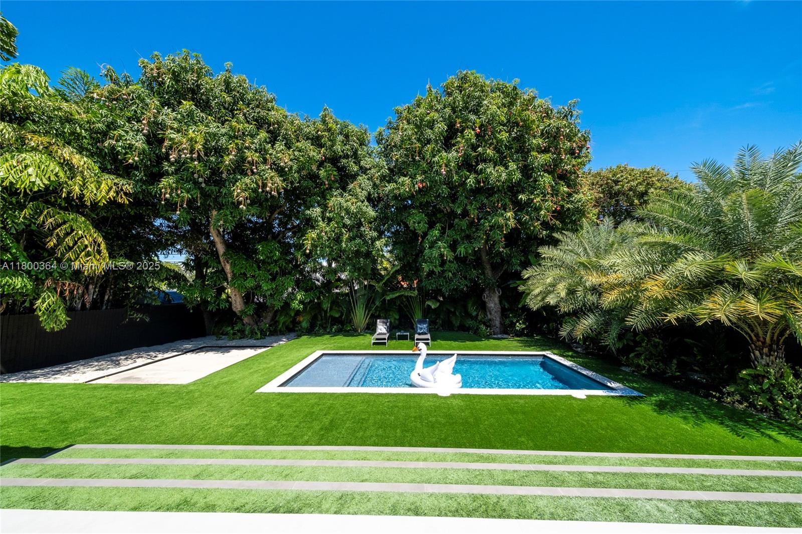 4275 Prairie Avenue Miami Beach, FL 33140 - Photo 61 of 61 a view of a tennis court