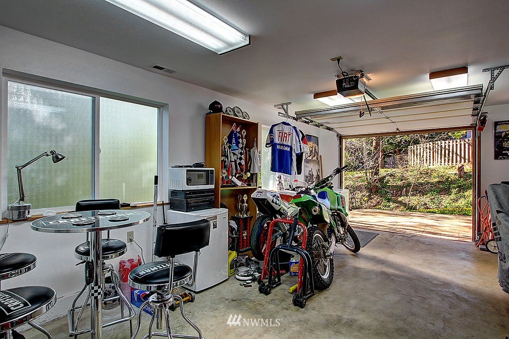 16012 Southeast 180th Place Renton, WA 98058 - Photo 3 of 24 Gallery Image 3