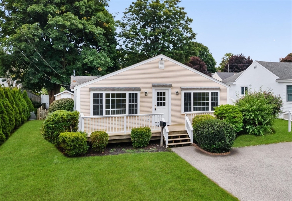9 Foam Road Scituate, MA 02066 - Photo 4 of 19 a view of a house with backyard and garden
