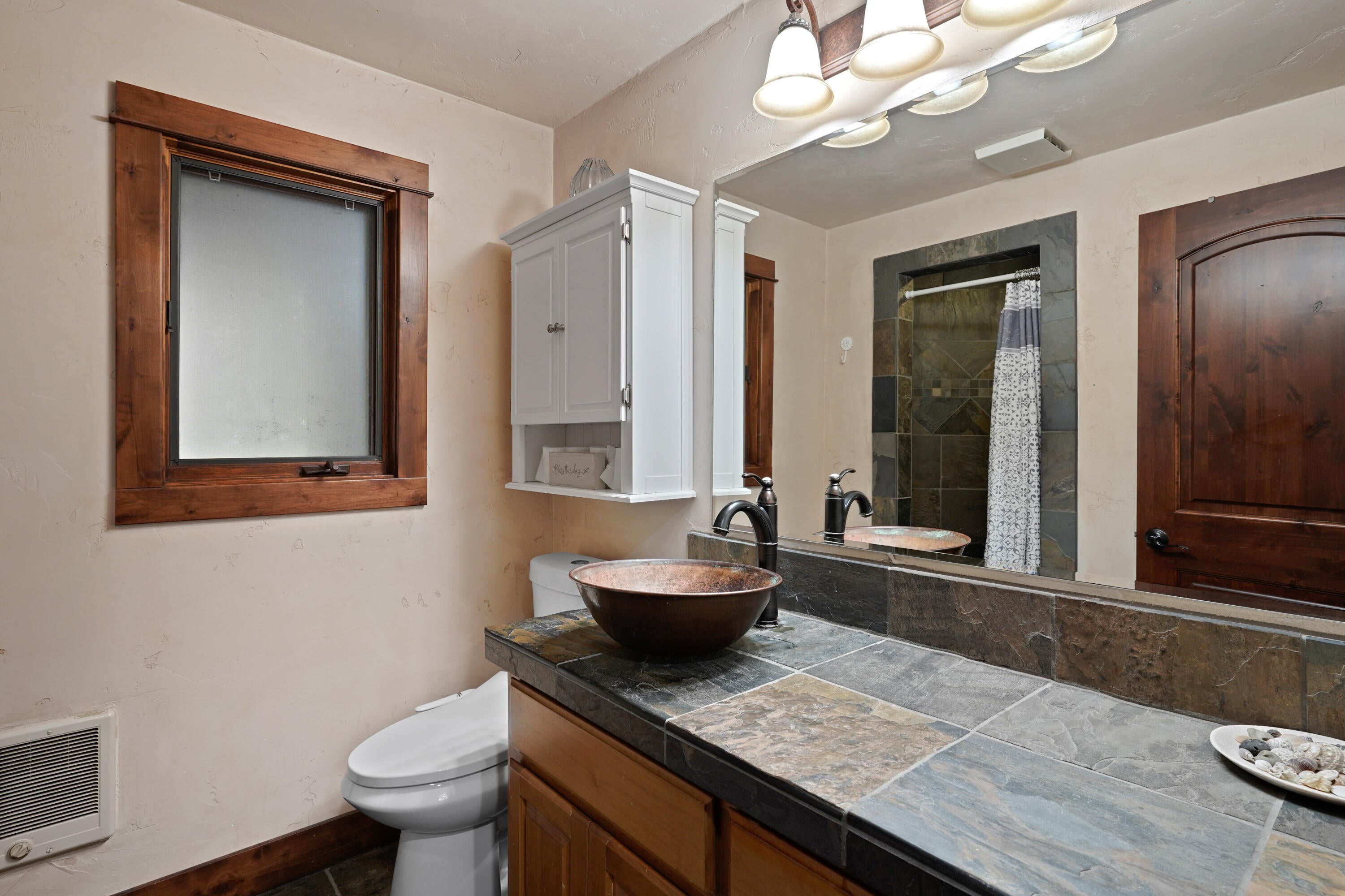 63520 Cricketwood Road Bend, OR 97701 - Photo 26 of 84 DSC04668