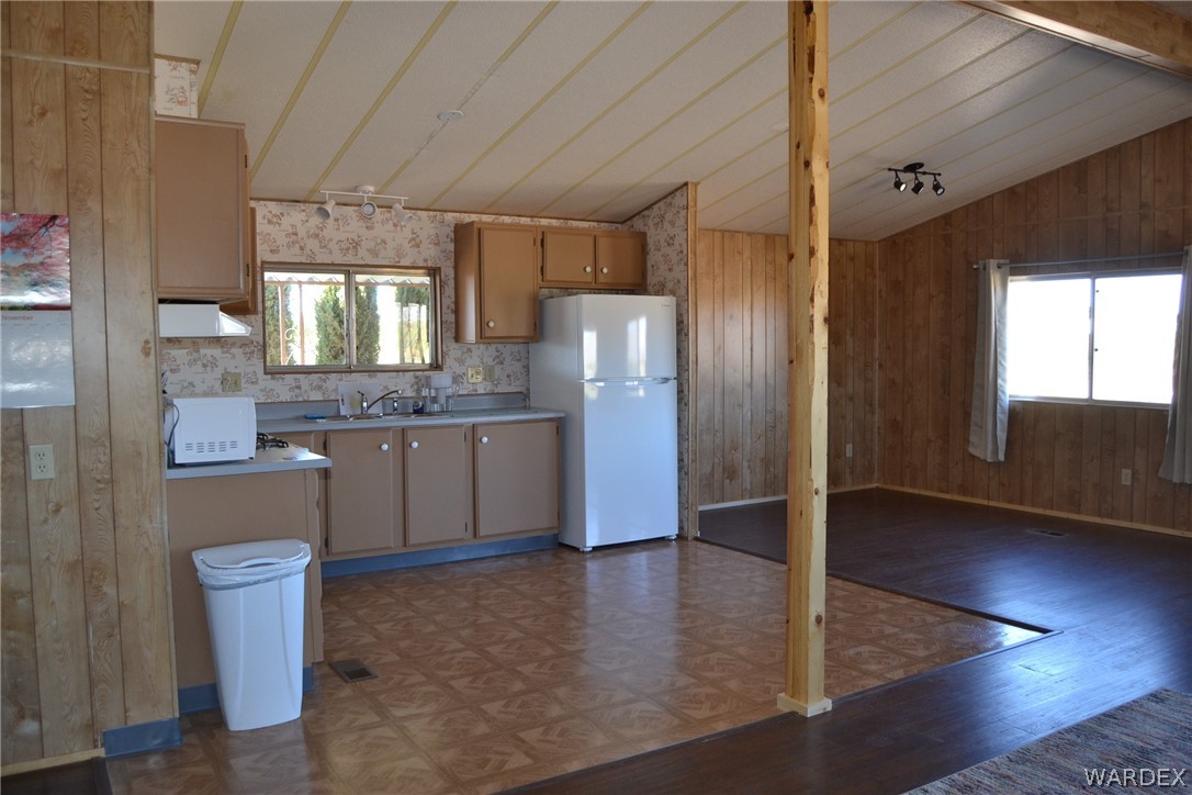 875 South Verde Road Golden Valley, AZ 86413 - Photo 3 of 49 Gallery Image 3