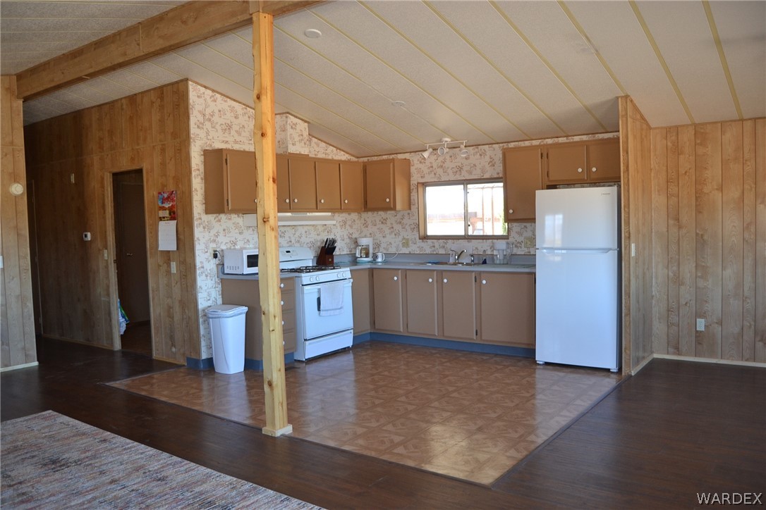 875 South Verde Road Golden Valley, AZ 86413 - Photo 5 of 49 Gallery Image 5