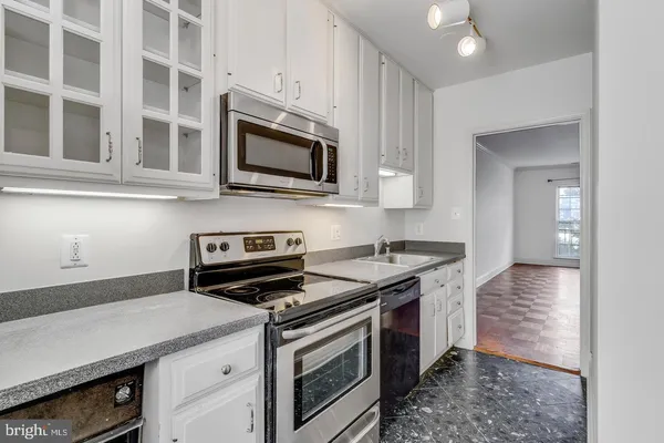 $4,300 | 3265 Sutton Place Northwest, Washington, DC 20016