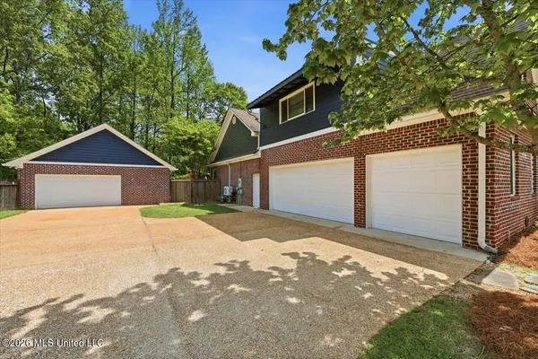 $675,000 | 2003 Canterbury Place, Brandon, MS 39042