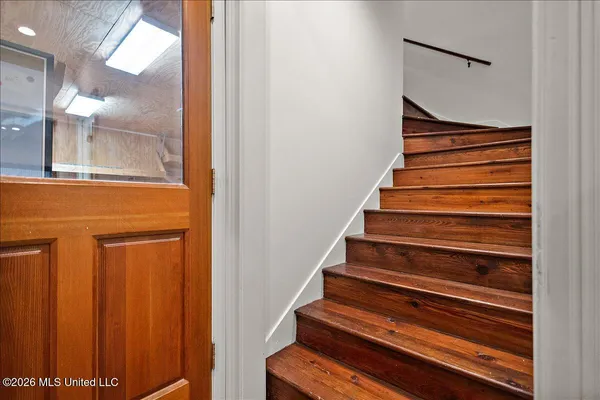 $675,000 | 2003 Canterbury Place, Brandon, MS 39042