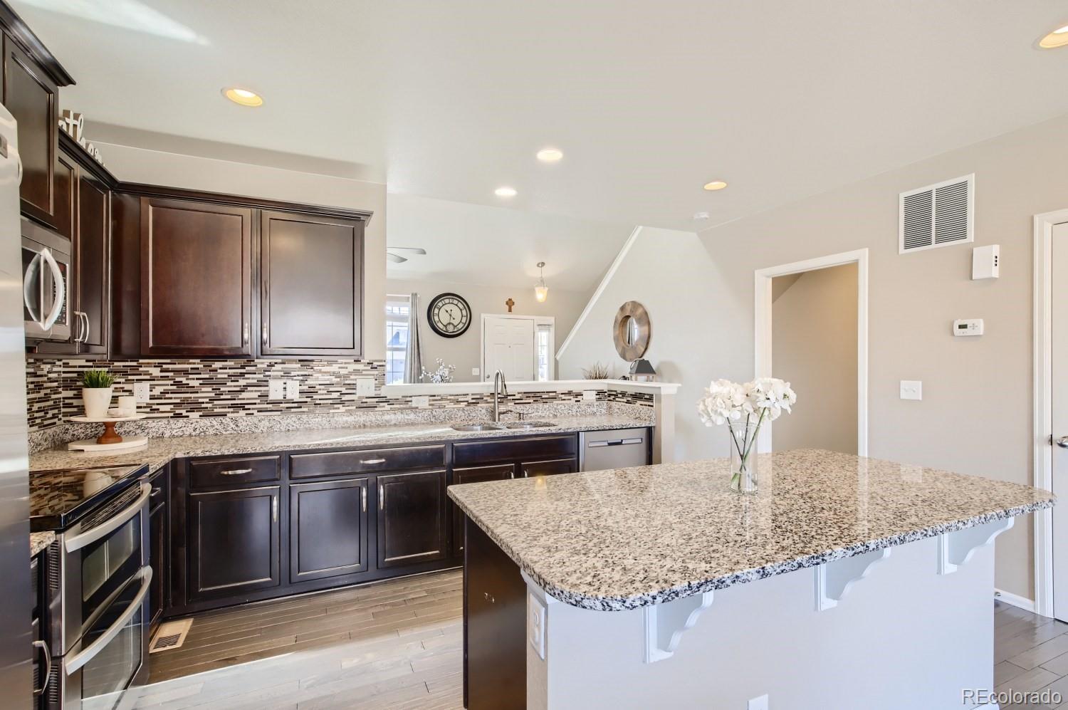 3495 Amber Sun Circle Castle Rock, CO 80108 - Photo 7 of 31