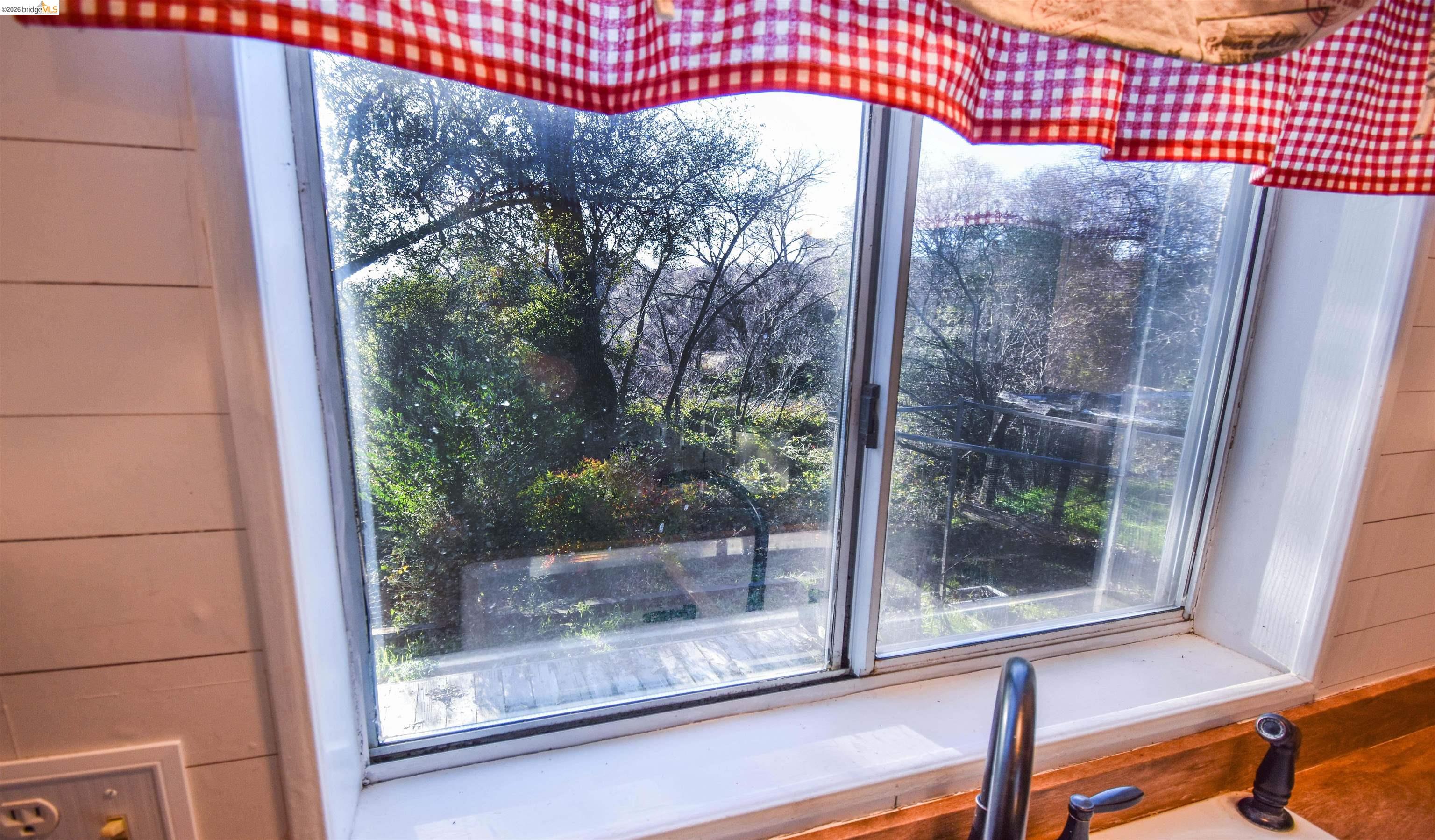18330 Wards Ferry, Unit 32 Sonora, CA 95370 - Photo 27 of 36 Kitchen view