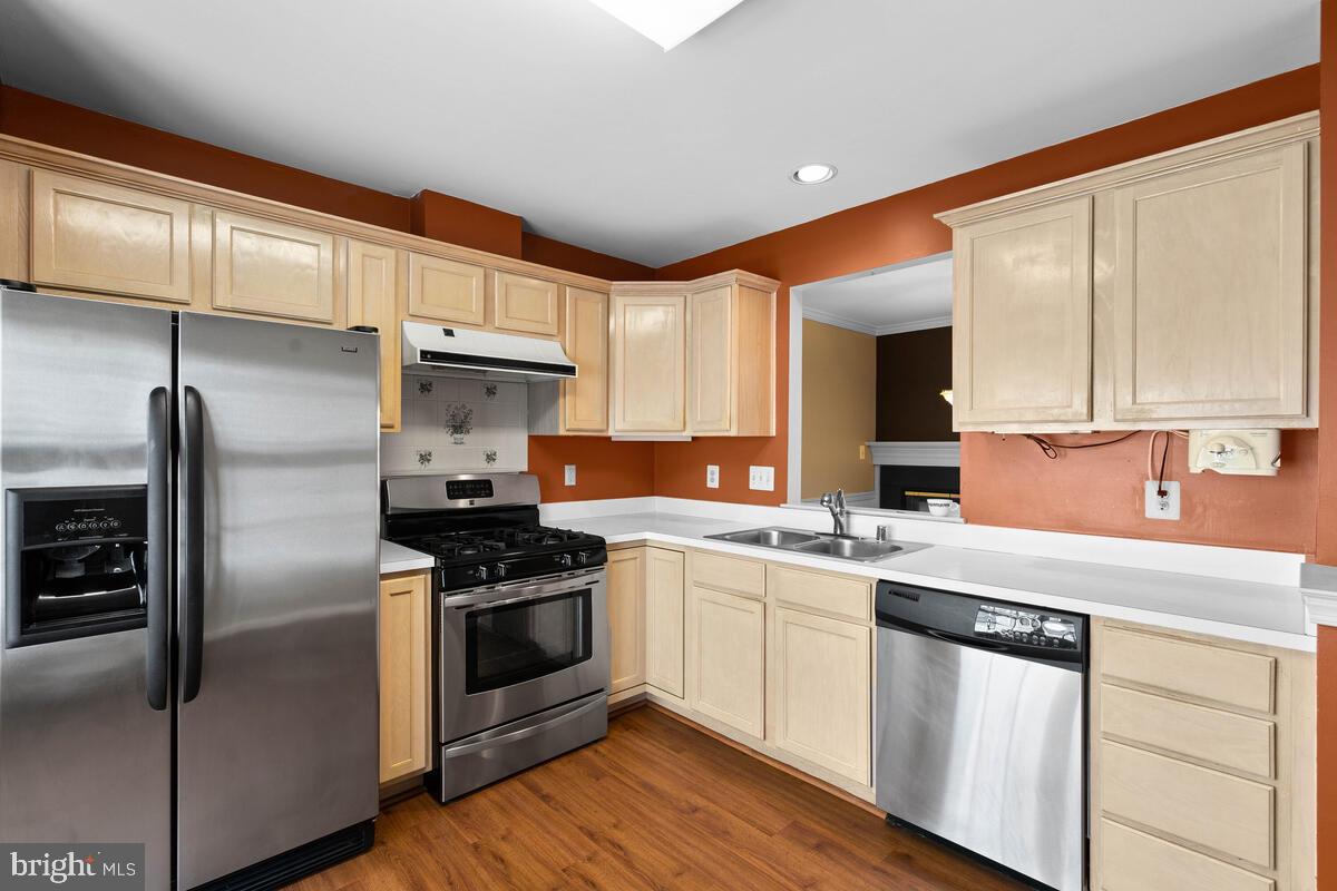 317 Ridgepoint Place Gaithersburg, MD 20878 - Photo 2 of 19