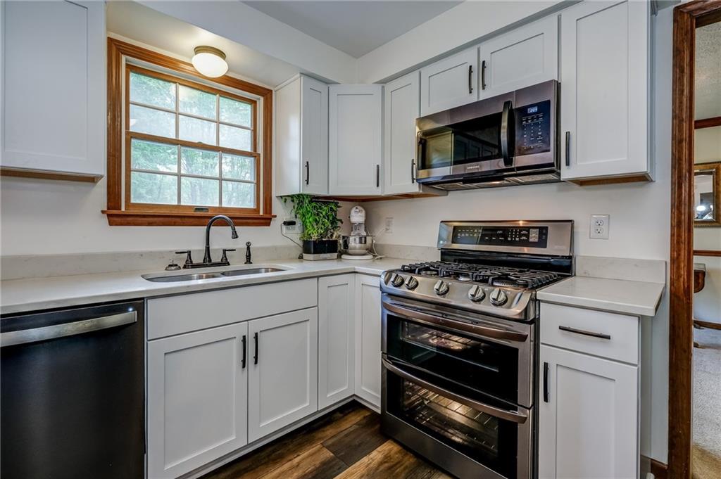 137 Broadbent Road Sewickley, PA 15143 - Photo 8 of 25 Gallery Image 8