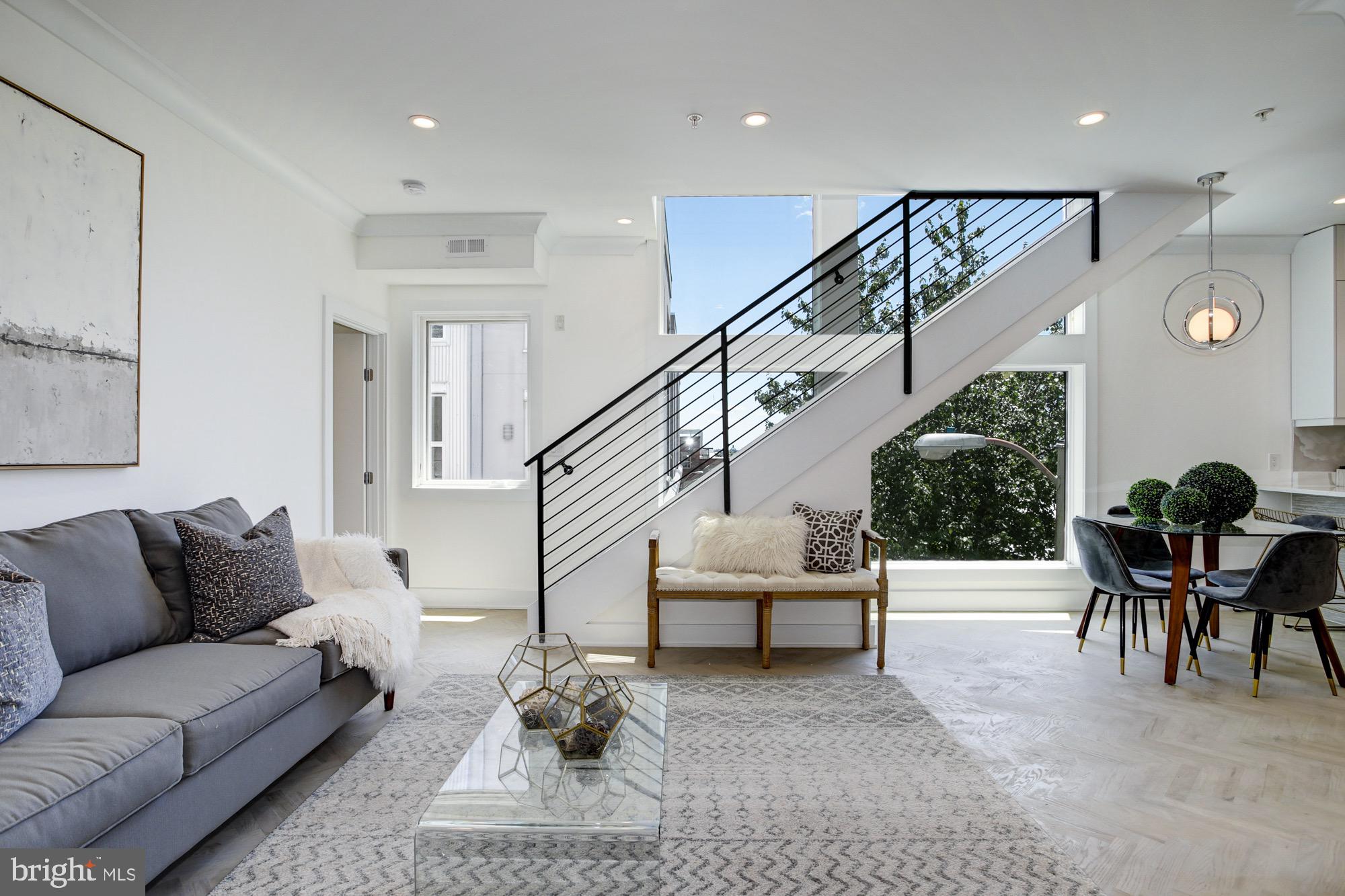 2429 Ontario Road Northwest, Unit 6 Washington, DC 20009 - Photo 3 of 29 Stunning light and windows