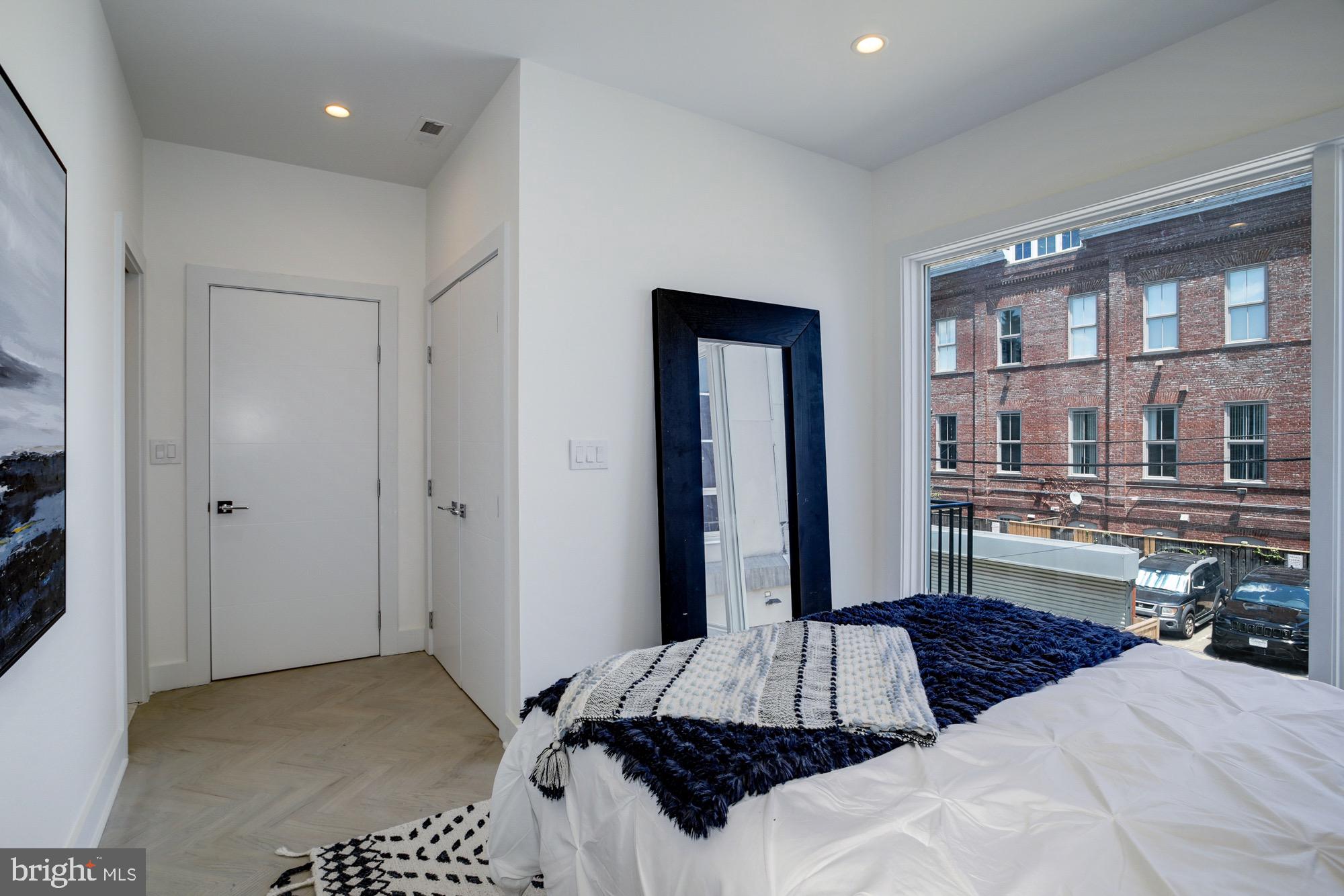 2429 Ontario Road Northwest, Unit 6 Washington, DC 20009 - Photo 25 of 29 3rd BR