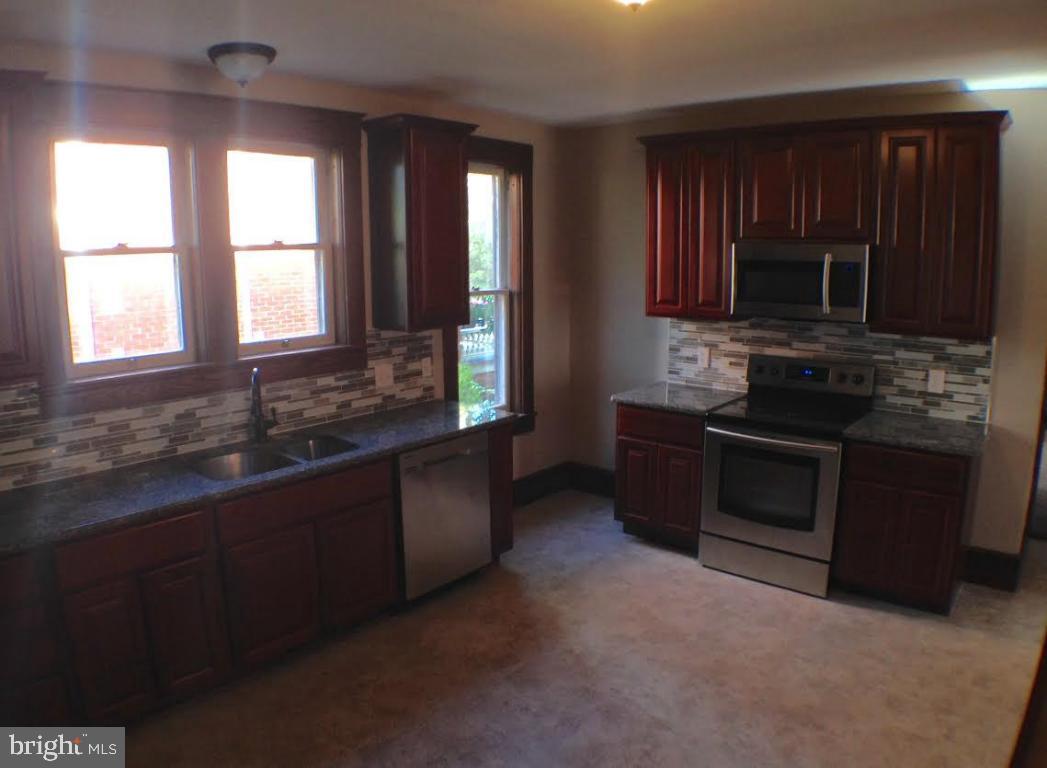 312 East Main Street Lititz, PA 17543 - Photo 5 of 14