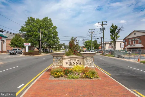 $2,695,000 | 362 Park Street Northeast, Vienna, VA 22180