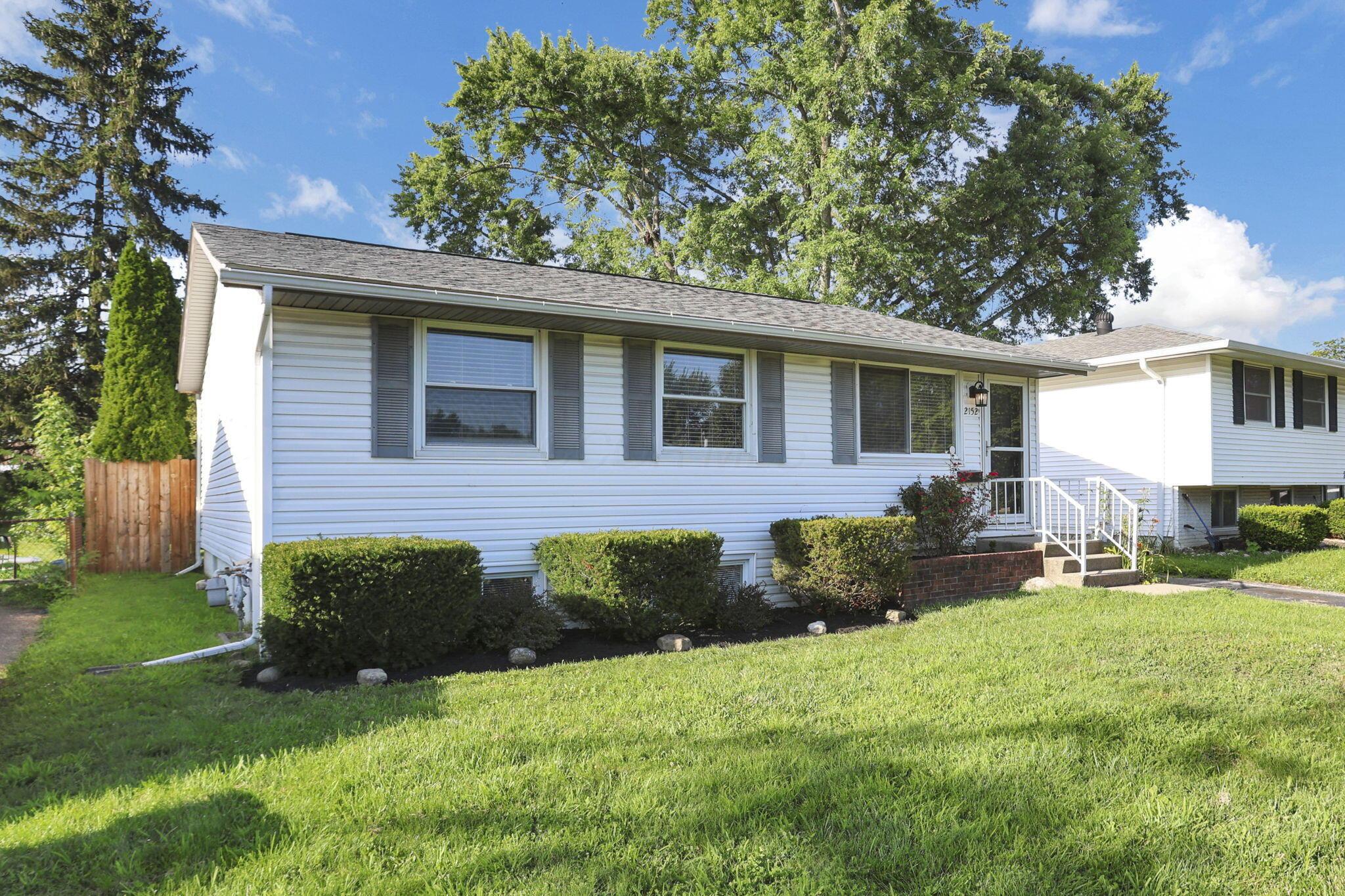 2152 Brookfield Road Columbus, OH 43229 - Photo 6 of 30 5-web-or-mls-5-print-7W3A3755-2
