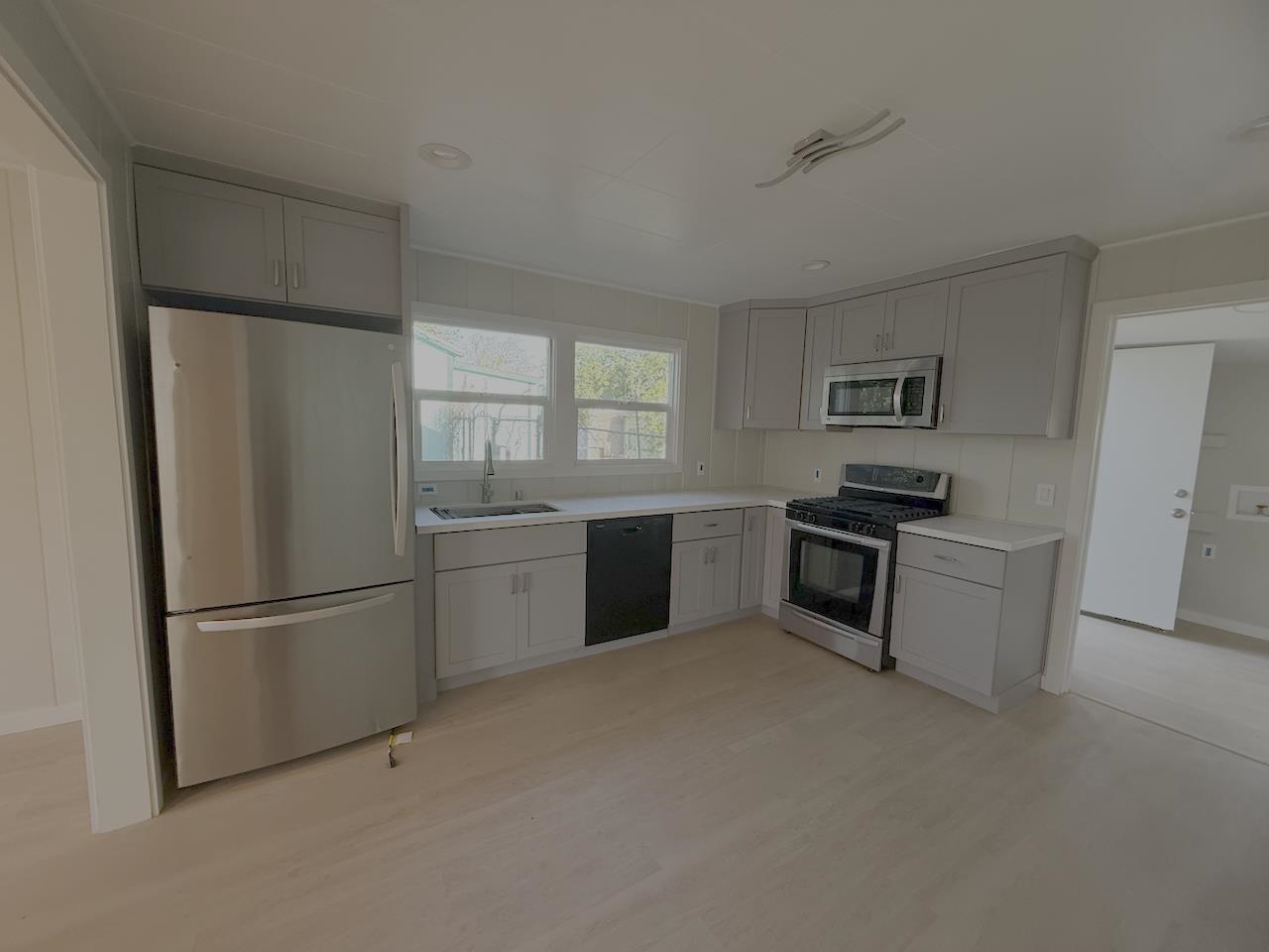 1324 Trenary Way Modesto, CA 95354 - Photo 4 of 17