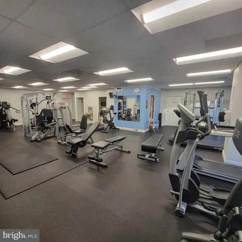 $3,400 | 1211 South Eads Street, Unit 406, Arlington, VA 22202