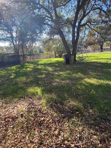 $1,750 | 136 Richard Lane, Azle, TX 76020