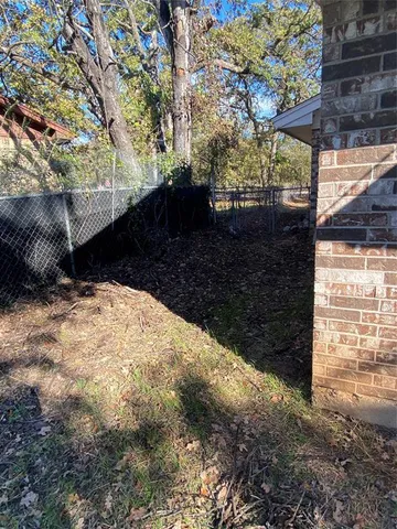 $1,750 | 136 Richard Lane, Azle, TX 76020