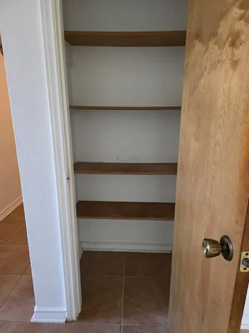 $1,750 | 136 Richard Lane, Azle, TX 76020