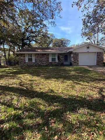$1,750 | 136 Richard Lane, Azle, TX 76020