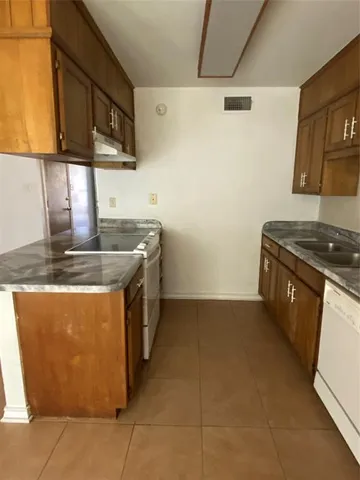 $1,750 | 136 Richard Lane, Azle, TX 76020