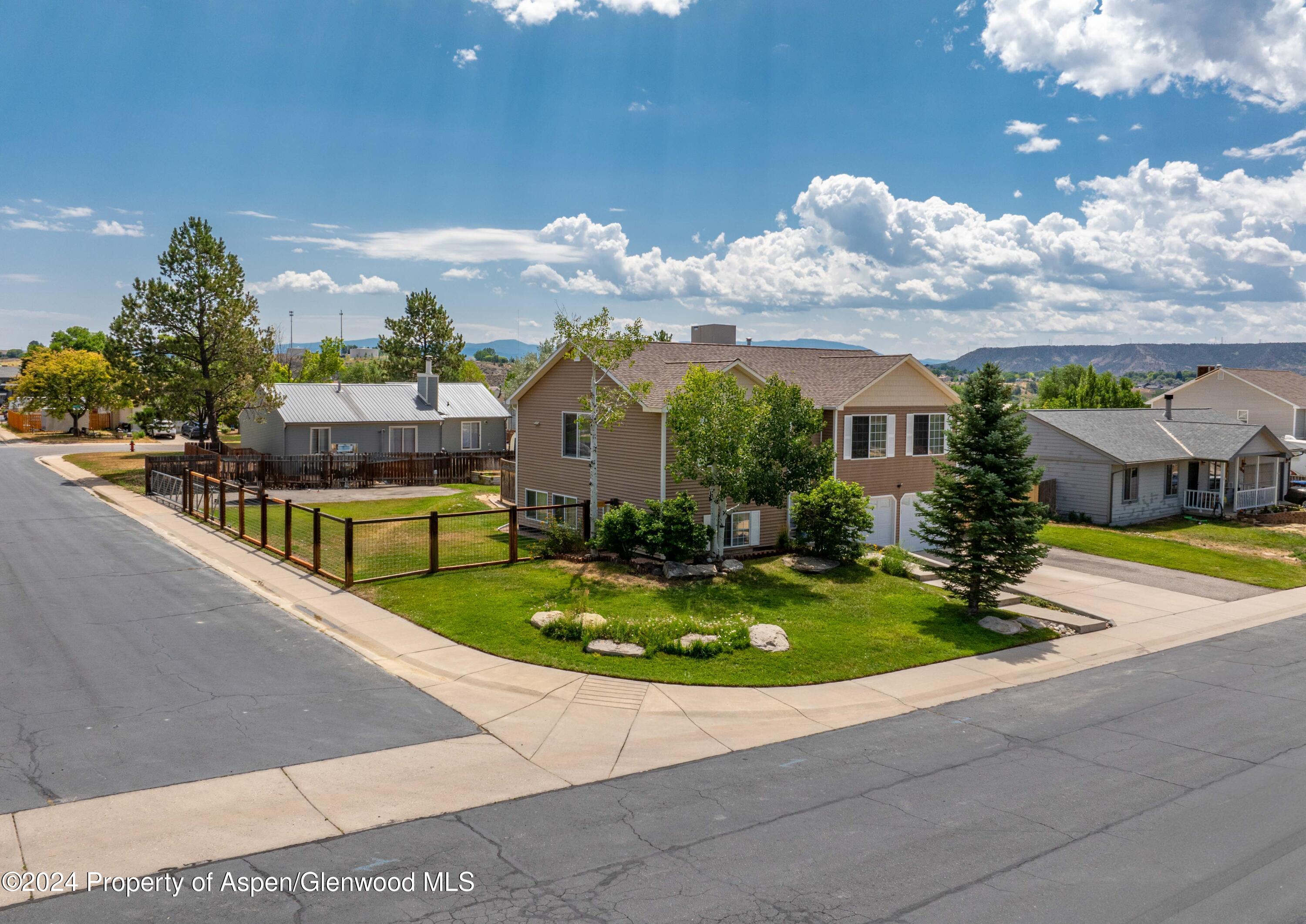 2820 Howard Avenue Rifle, CO 81650 - Photo 3 of 27 4