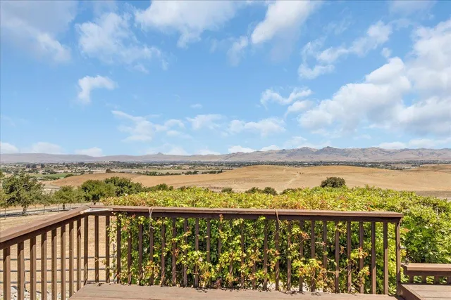 $1,850,000 | 275 Nicholson Drive, Hollister, CA 95023