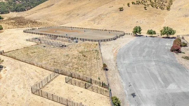 $1,850,000 | 275 Nicholson Drive, Hollister, CA 95023