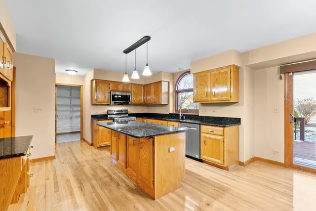 $715,000 | 1107 Conan Doyle Road, Naperville, IL 60564