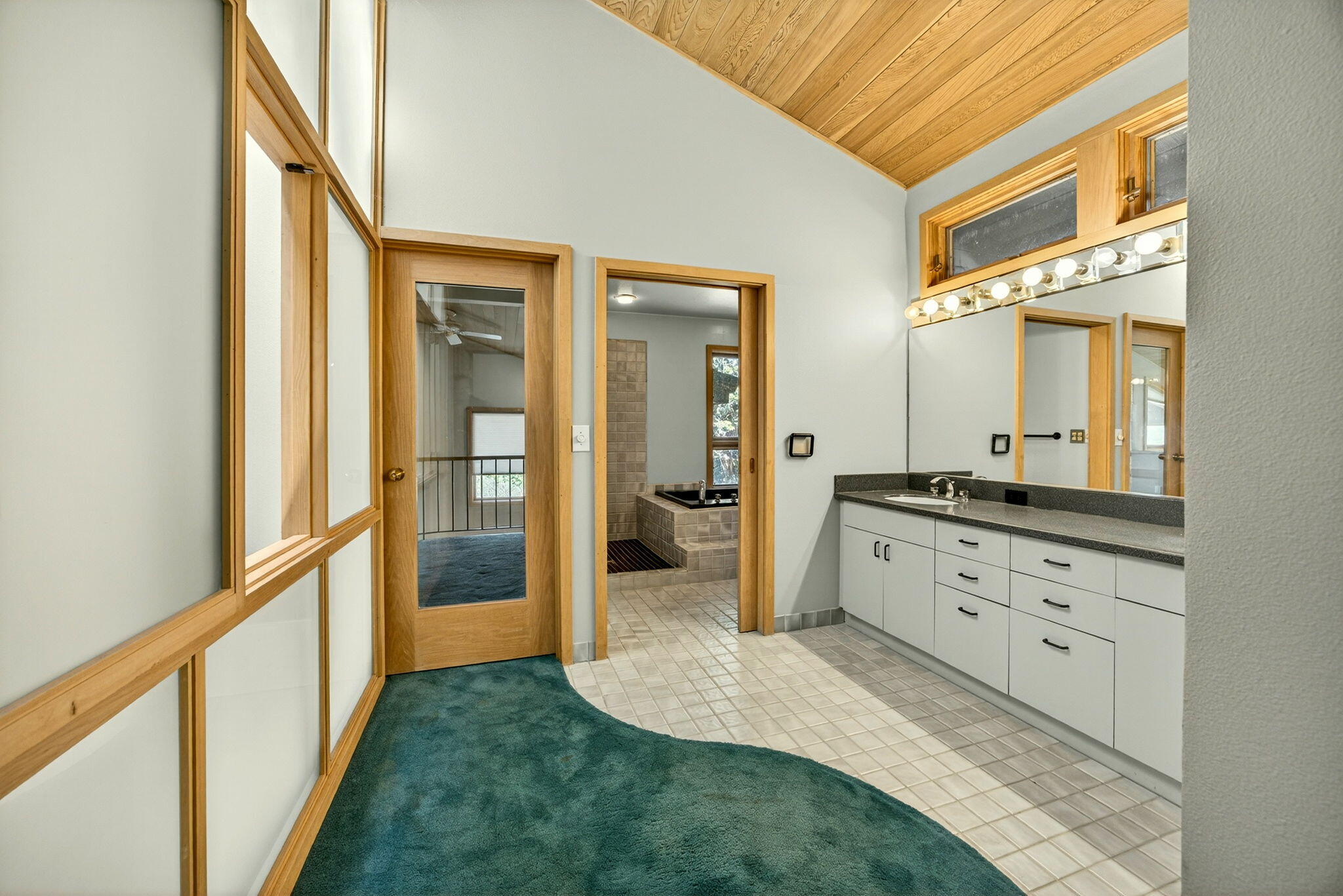 6023 Hillcrest Road Medford, OR 97504 - Photo 35 of 74 UPSTAIRS 3