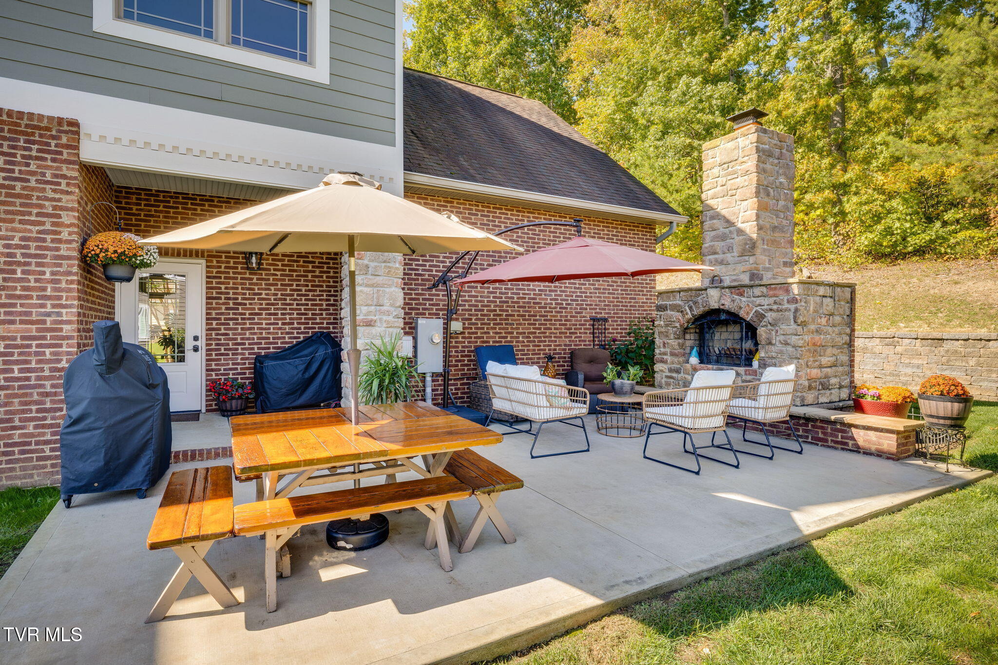 2338 Edinburgh Channel Road Kingsport, TN 37664 - Photo 74 of 87 064