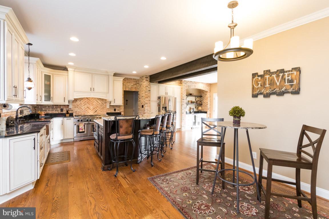 4838 Wentz Road Manchester, MD 21102 - Photo 3 of 28 Large Kitchen with eat in area