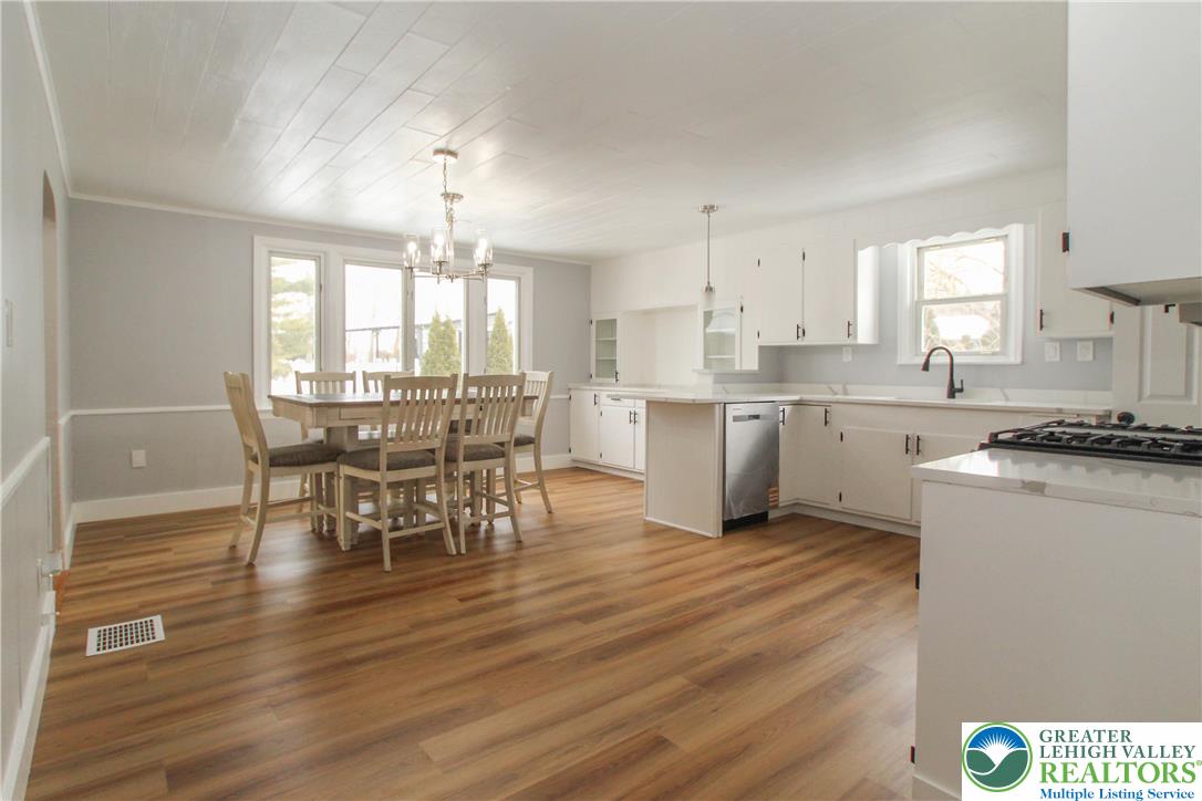 1459 Easton Road Hellertown, PA 18055 - Photo 9 of 38