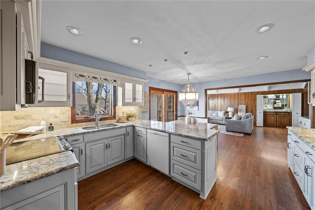 12908 West 84th Street Lenexa, KS 66215 - Photo 14 of 47