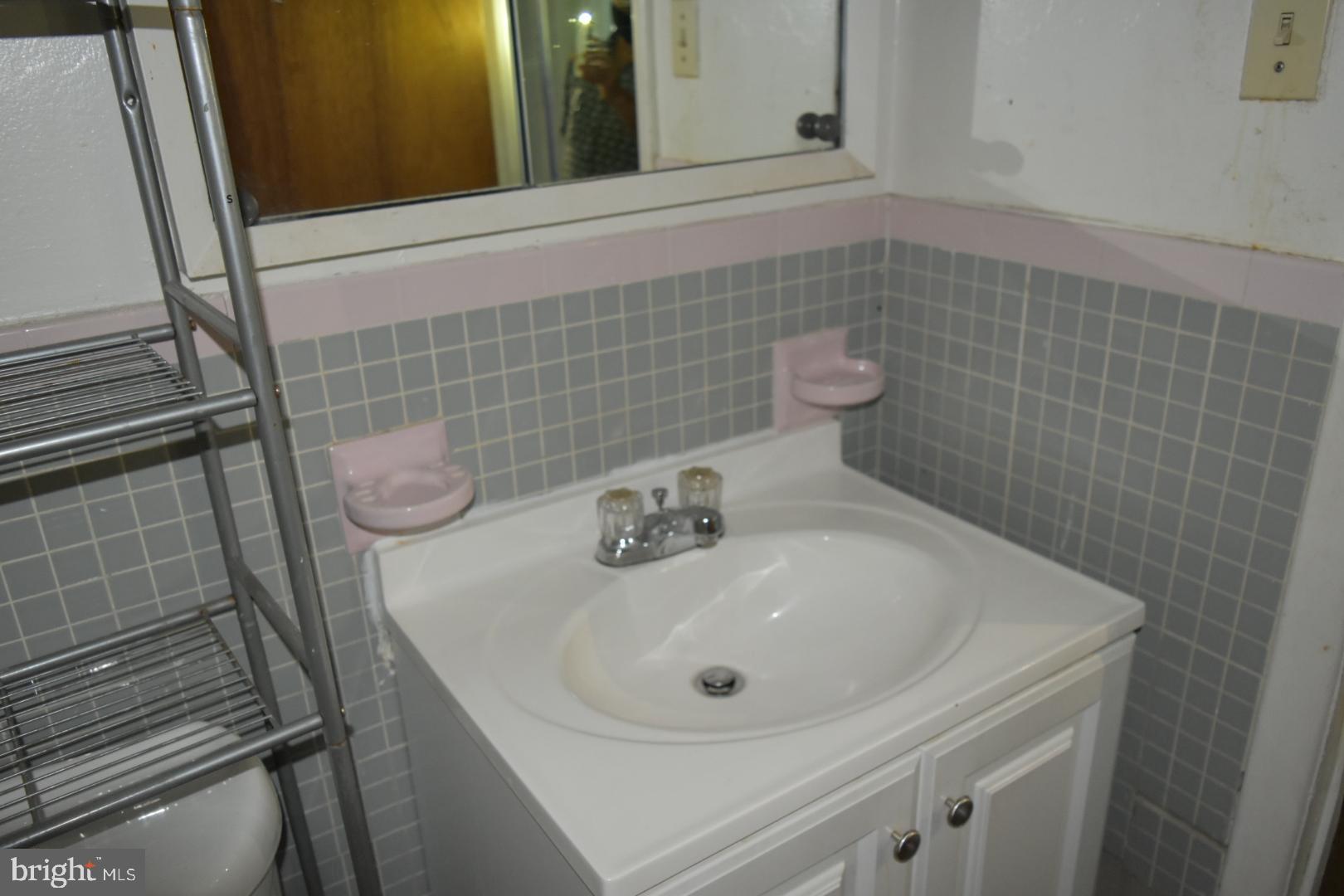 2801 Angus Road Philadelphia, PA 19114 - Photo 15 of 18