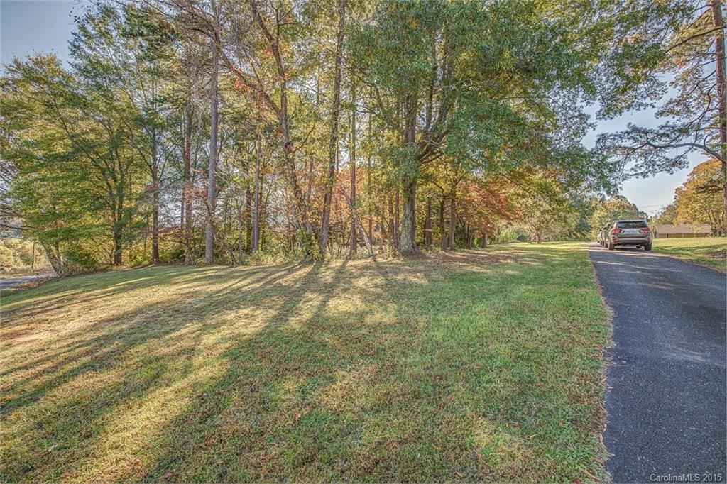 1533 Springlake Road York, SC 29745 - Photo 3 of 23