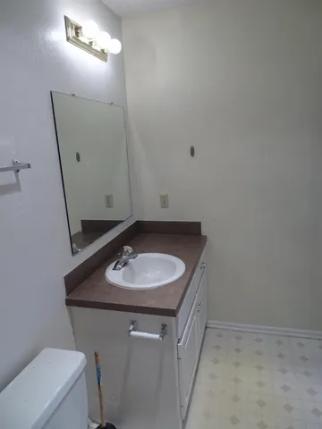 $975 | 4818 66th Street, Unit B, Lubbock, TX 79414