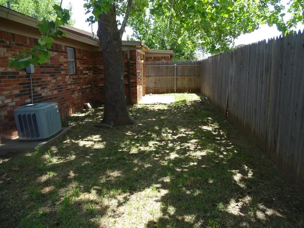 $975 | 4818 66th Street, Unit B, Lubbock, TX 79414