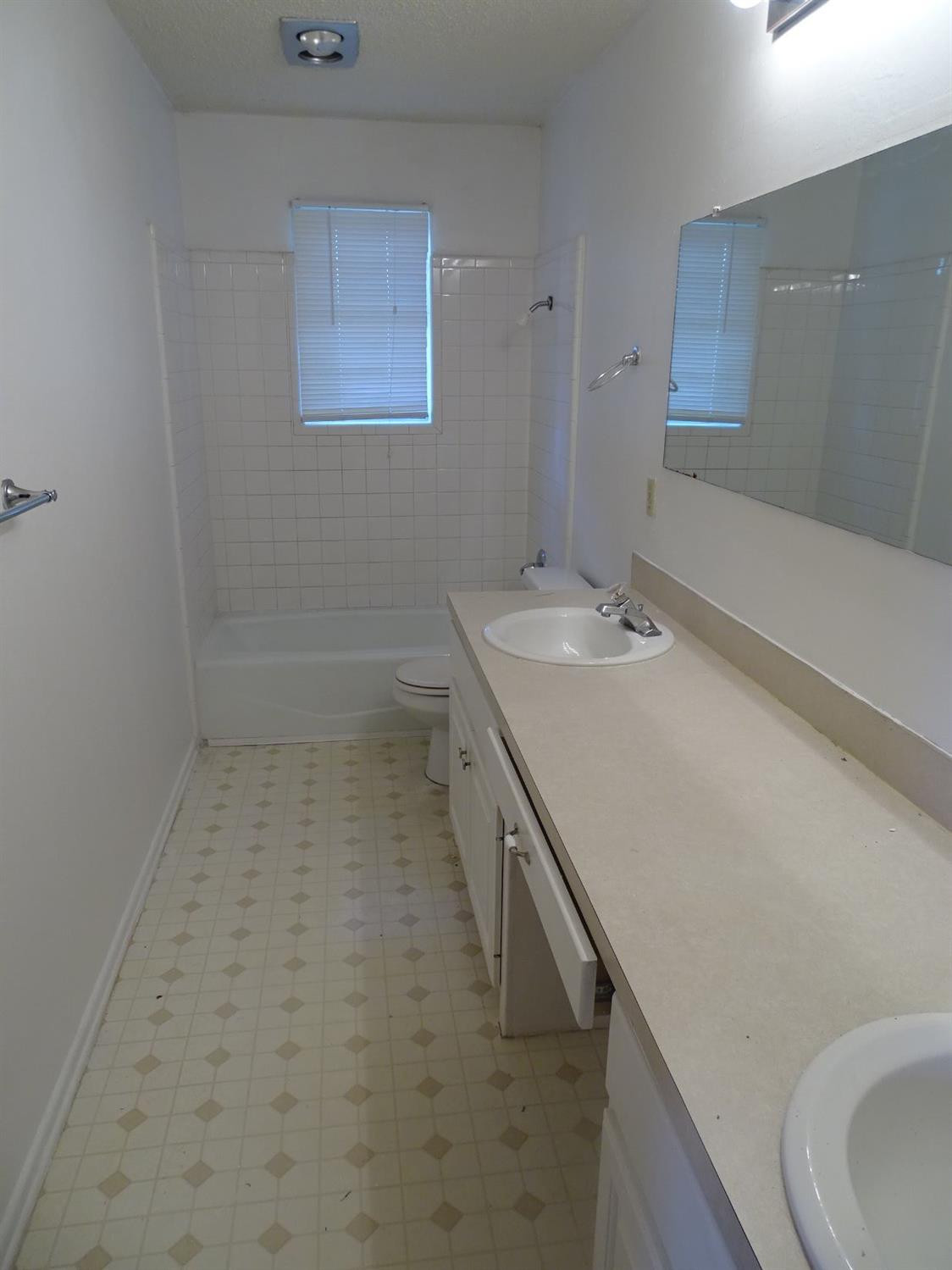 4818 66th Street, Unit B Lubbock, TX 79414 - Photo 8 of 22 Photo 8