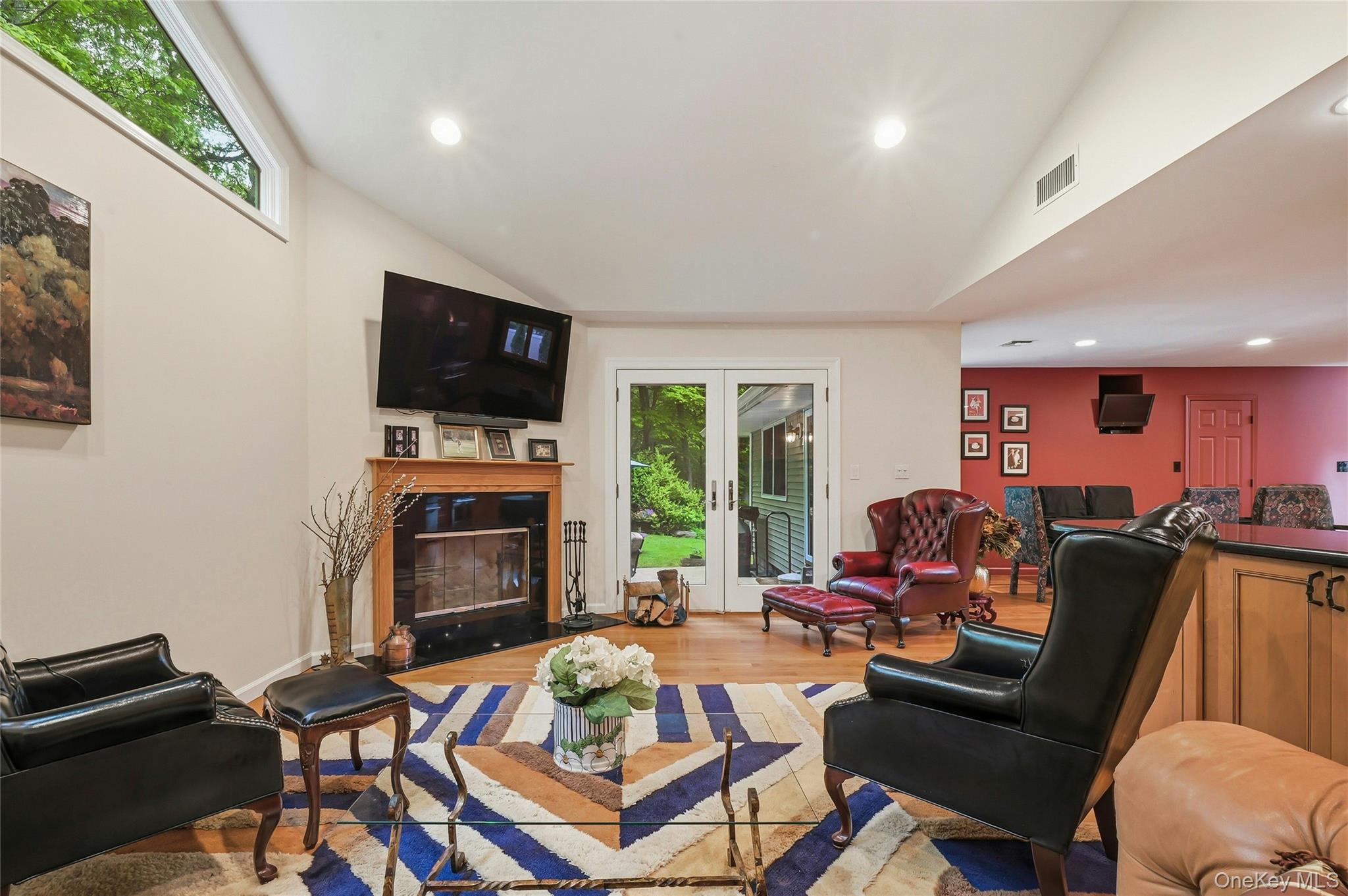 25 Edcris Lane Huntington, NY 11743 - Photo 15 of 40 Family Room to outside Patio