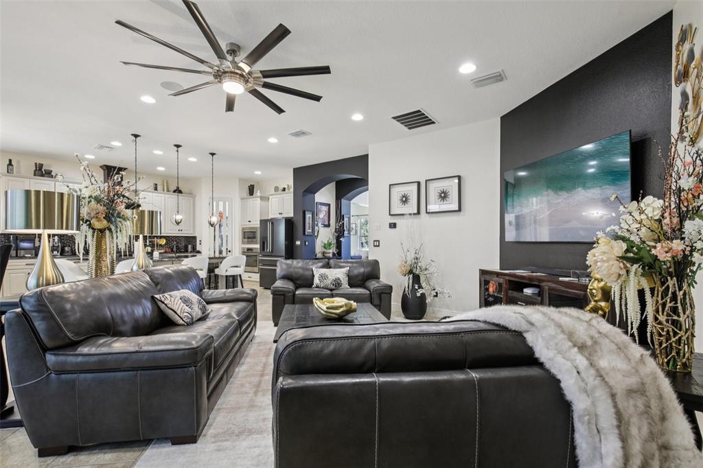 7112 Paradiso Drive Apollo Beach, FL 33572 - Photo 11 of 39