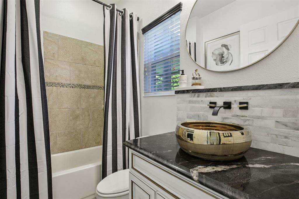 7112 Paradiso Drive Apollo Beach, FL 33572 - Photo 14 of 39