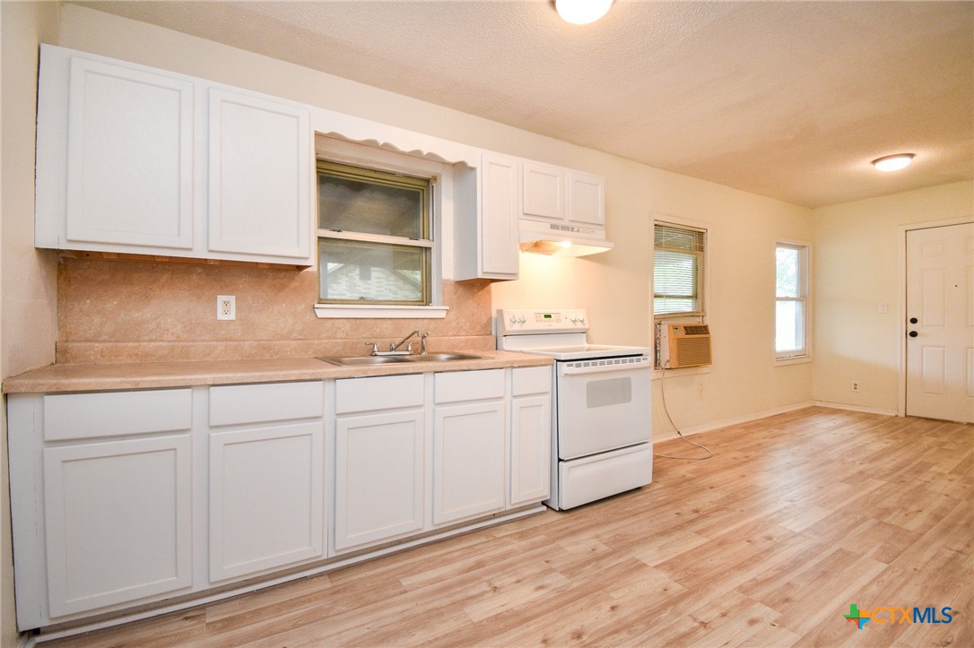 113 Barbara Street Victoria, TX 77901 - Photo 8 of 16