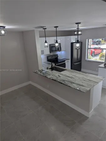 $2,800 | 641 Northwest 105th Way, Unit 641, Pembroke Pines, FL 33026