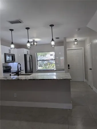 $2,800 | 641 Northwest 105th Way, Unit 641, Pembroke Pines, FL 33026