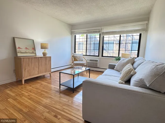 $114,990 | 3844 Nicollet Avenue, Unit 304, Minneapolis, MN 55409