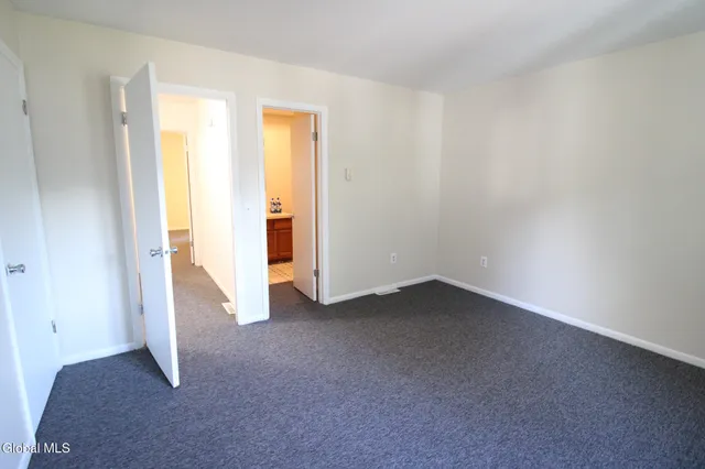 $290,000 | 20 Heartwood Court, Clifton Park, NY 12065