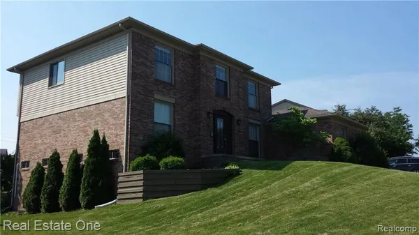 $515,000 | 475 Dorchester Way, Milford, MI 48381